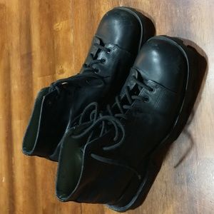 Fru.it black leather boots